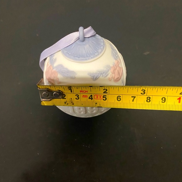 LLADRO 1991 Porcelain Christmas Ball. Retired - Picture 9 of 9